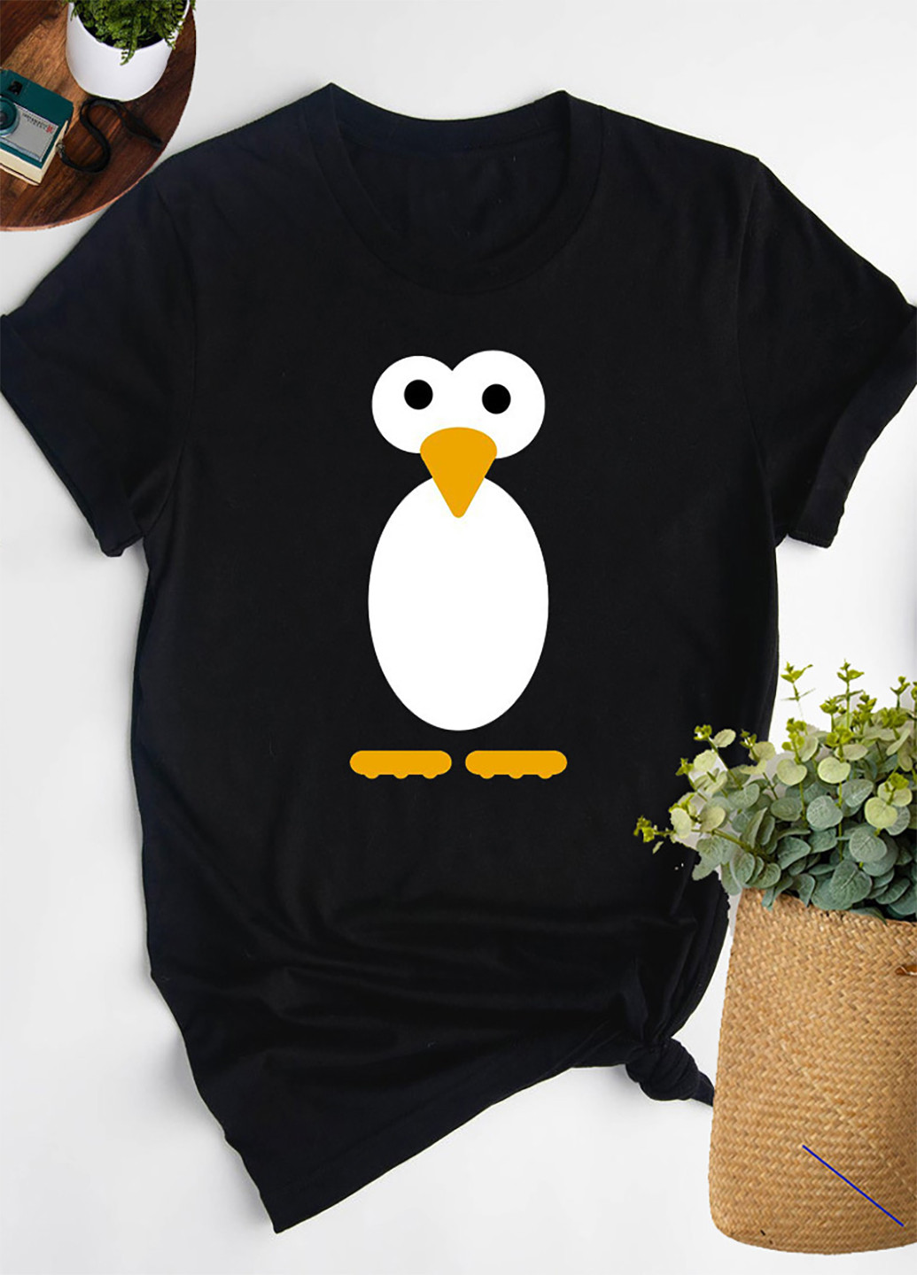 Чорна літня футболка чорна просто пінгвін love & live Love&Live