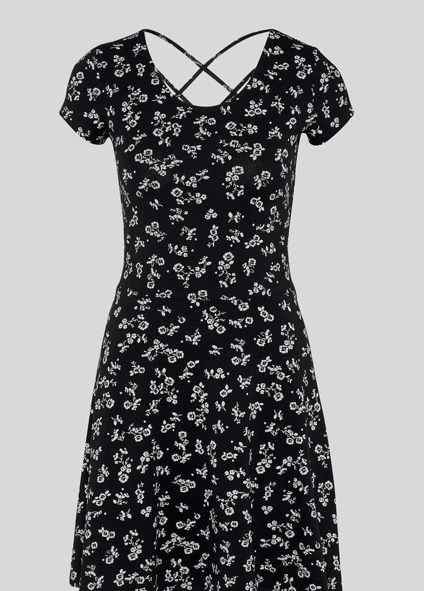 Черное кэжуал платье C&A с цветочным принтом