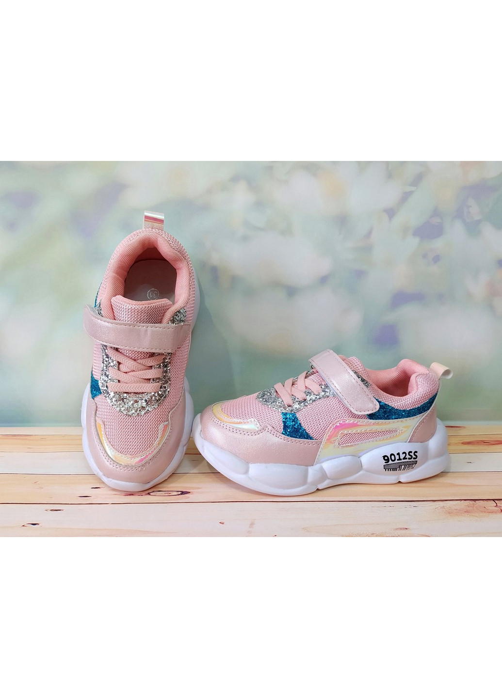 Розовые демисезонные кроссовки для девочки BBT
