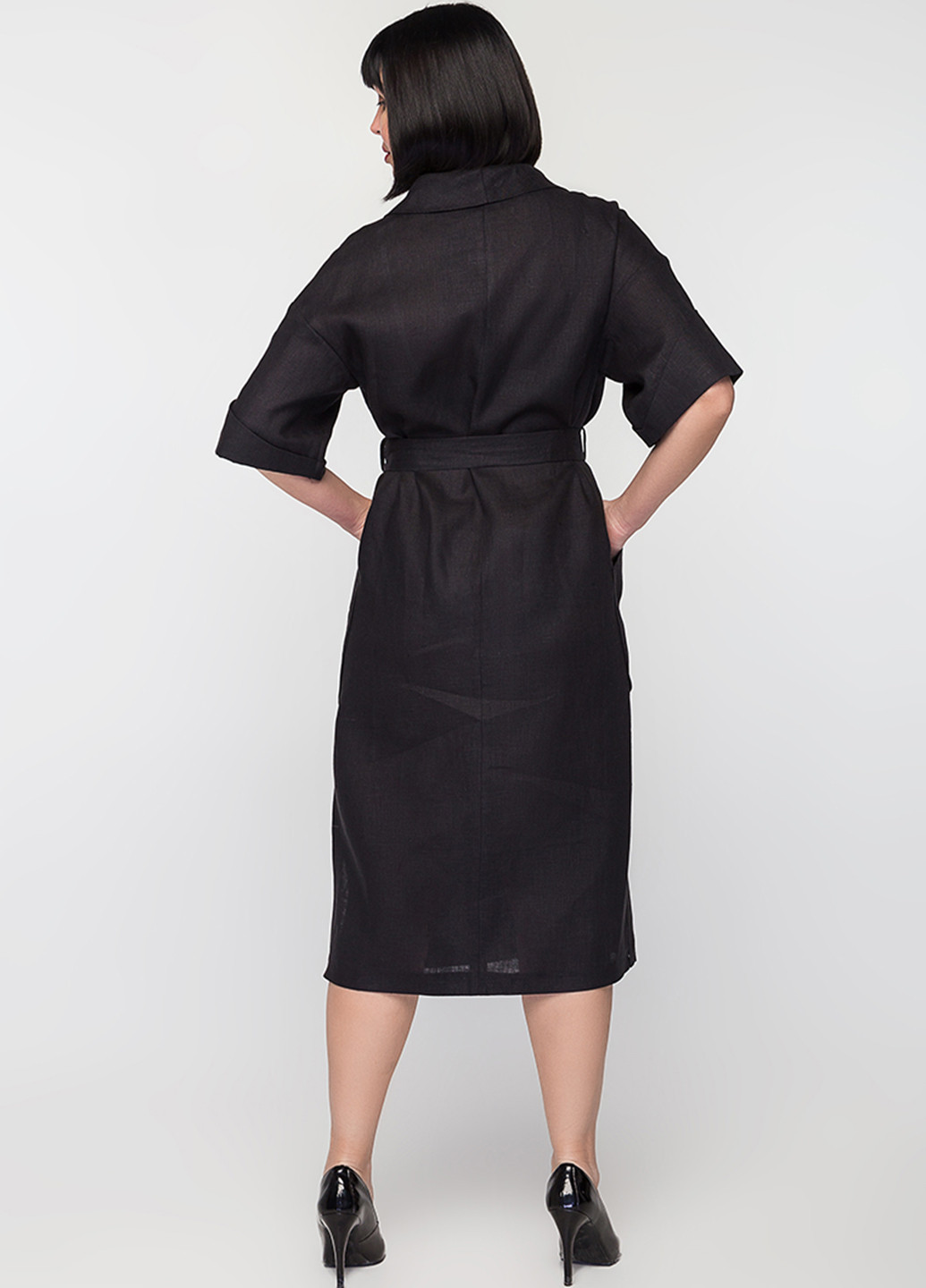 Черное деловое платье на запах O`zona milano однотонное