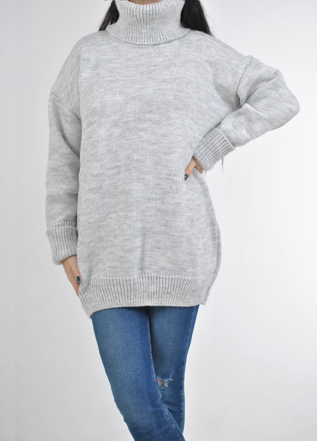 Світло-сірий зимовий довгий светр Fashion Club Оверсайз