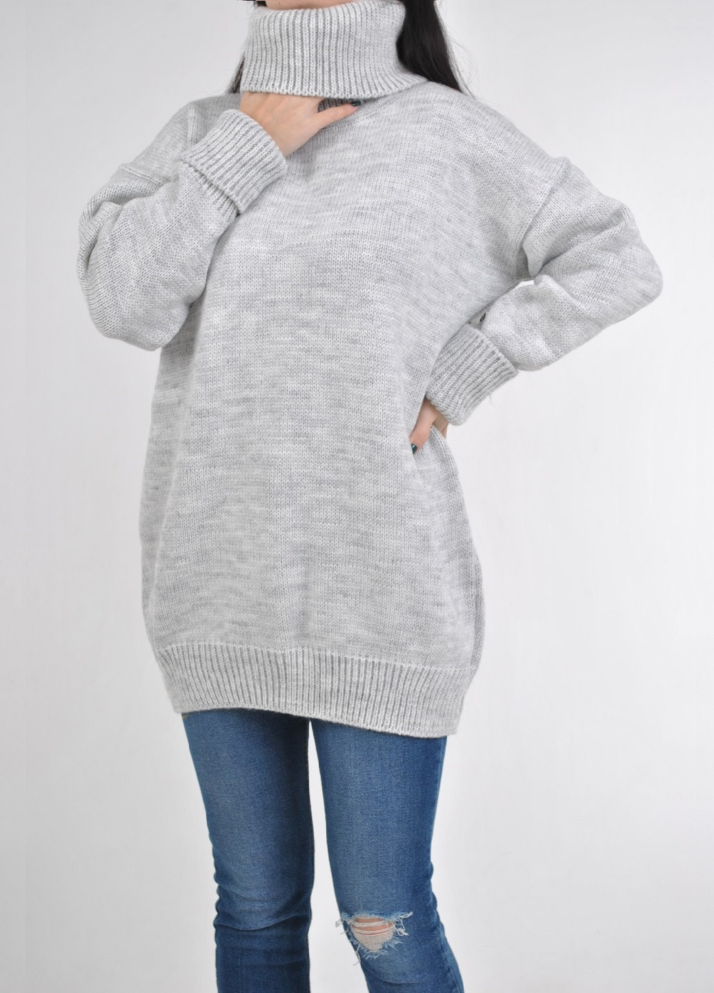 Светло-серый зимний длинный свитер Fashion Club Оверсайз