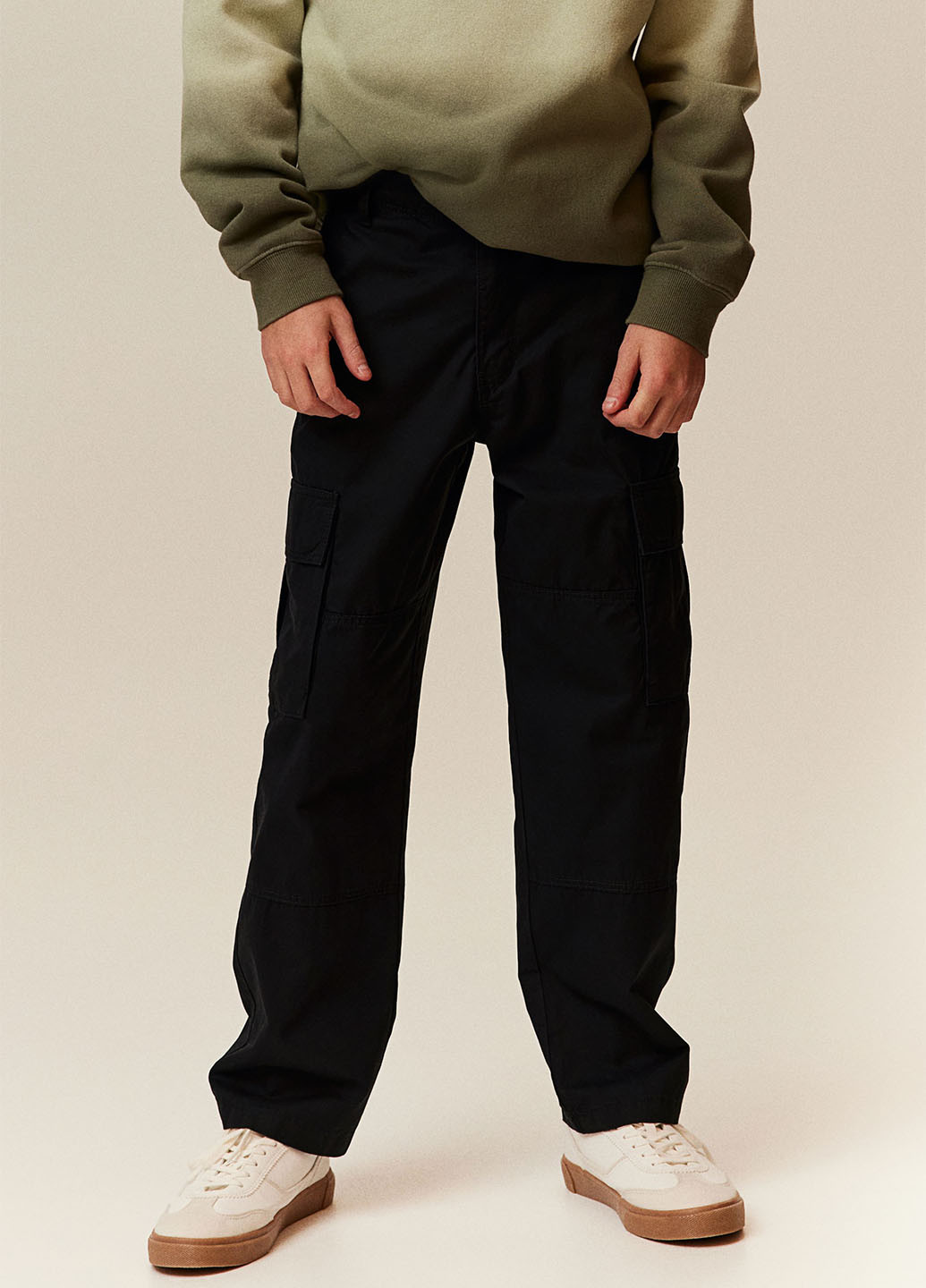 Черные кэжуал демисезонные брюки карго H&M