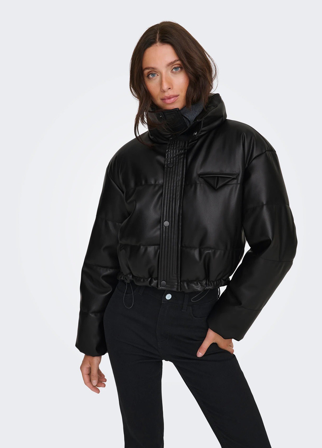 Черная демисезонная куртка Only