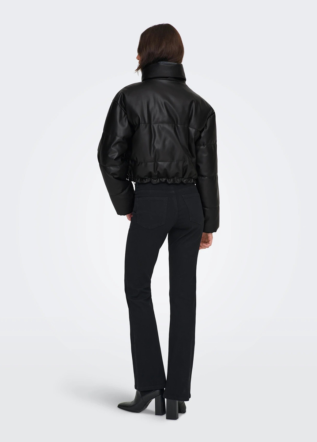 Черная демисезонная куртка Only