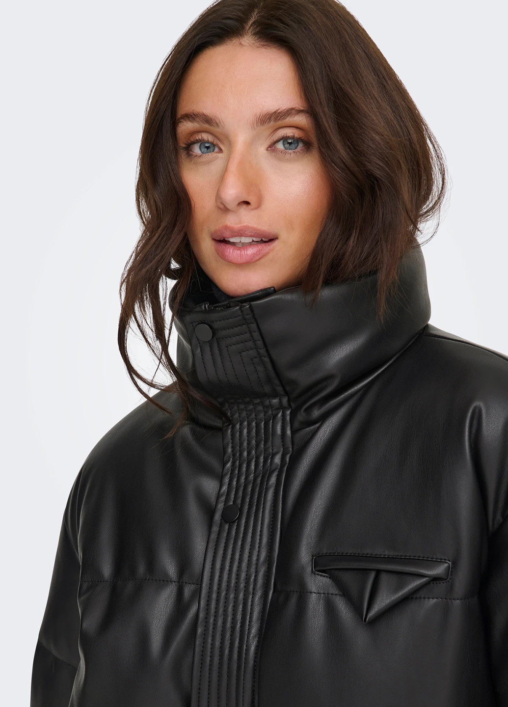 Черная демисезонная куртка Only