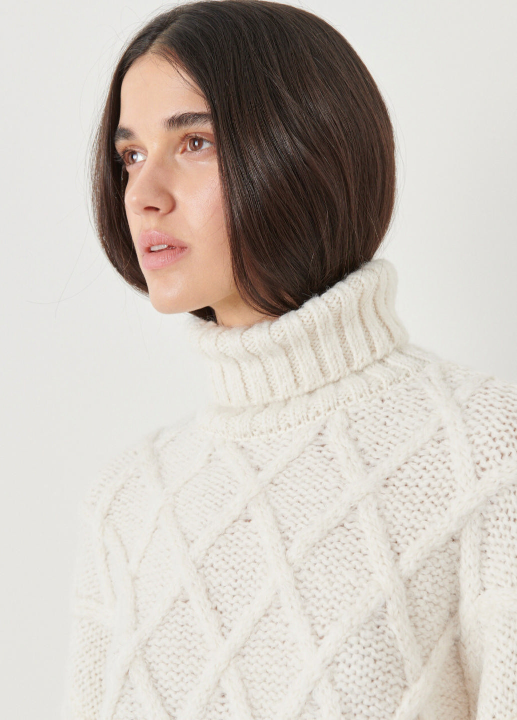Белый зимний свитер Reserved