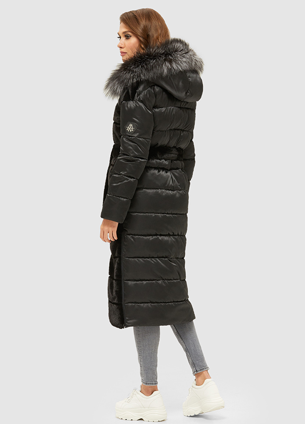 Чорна зимня куртка MN
