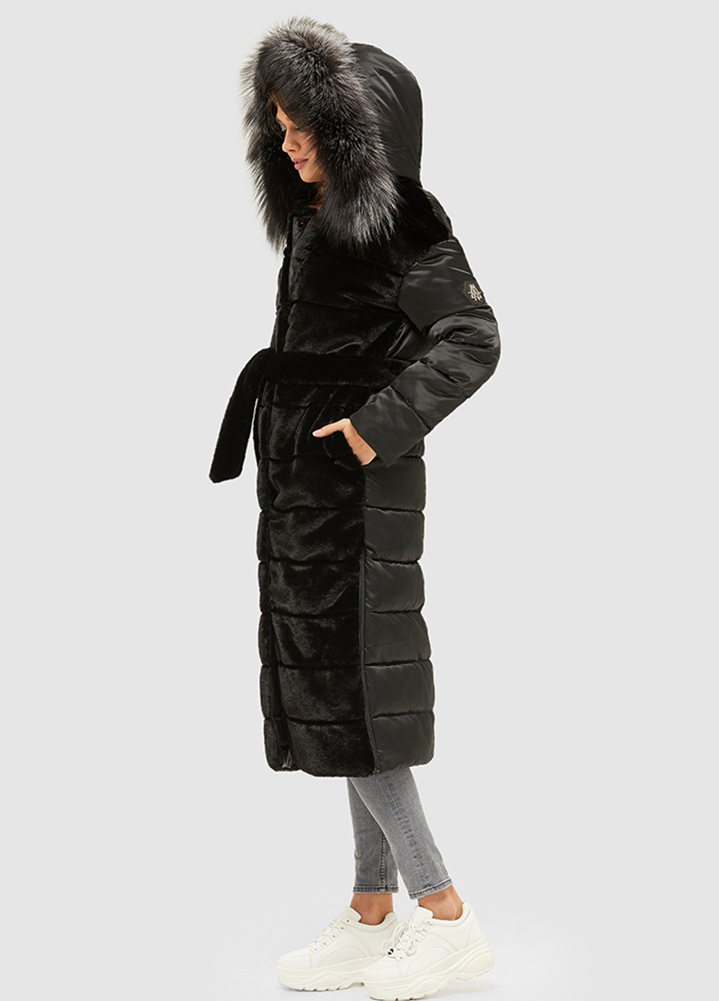Чорна зимня куртка MN