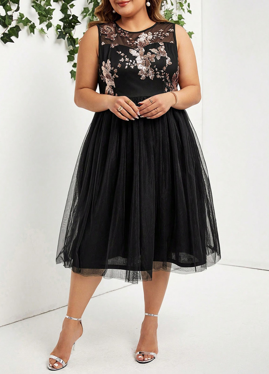 Чорна коктейльна, кежуал сукня з пишною спідницею, кльош SHEIN з квітковим принтом