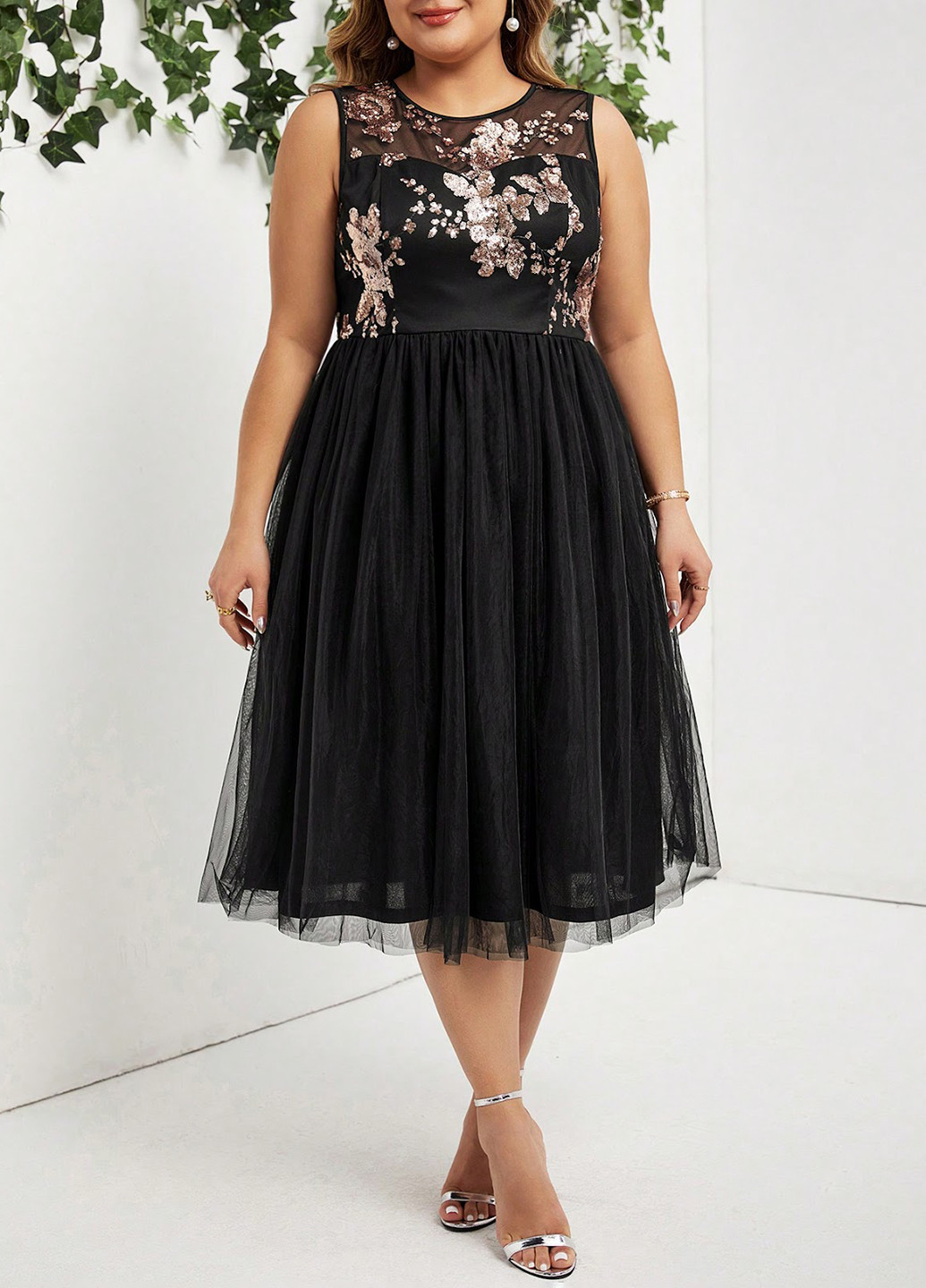 Чорна коктейльна, кежуал сукня з пишною спідницею, кльош SHEIN з квітковим принтом