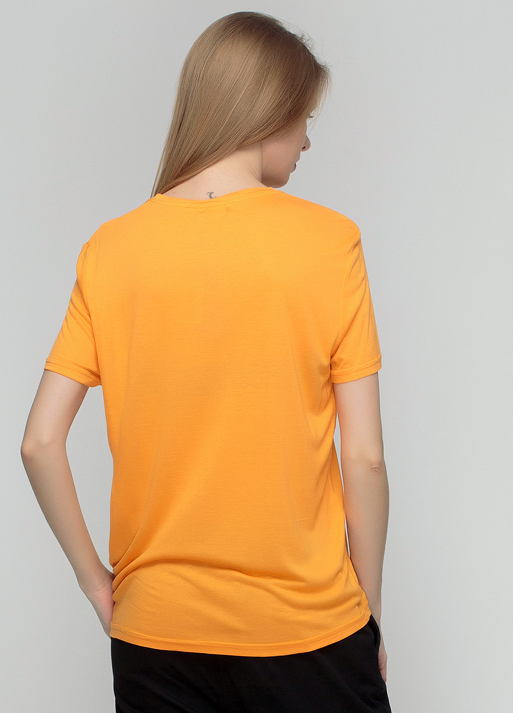 Оранжевая летняя футболка F'91