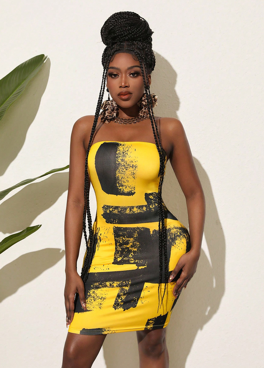 Желтое кэжуал платье бандо, силуэтная SHEIN с абстрактным узором