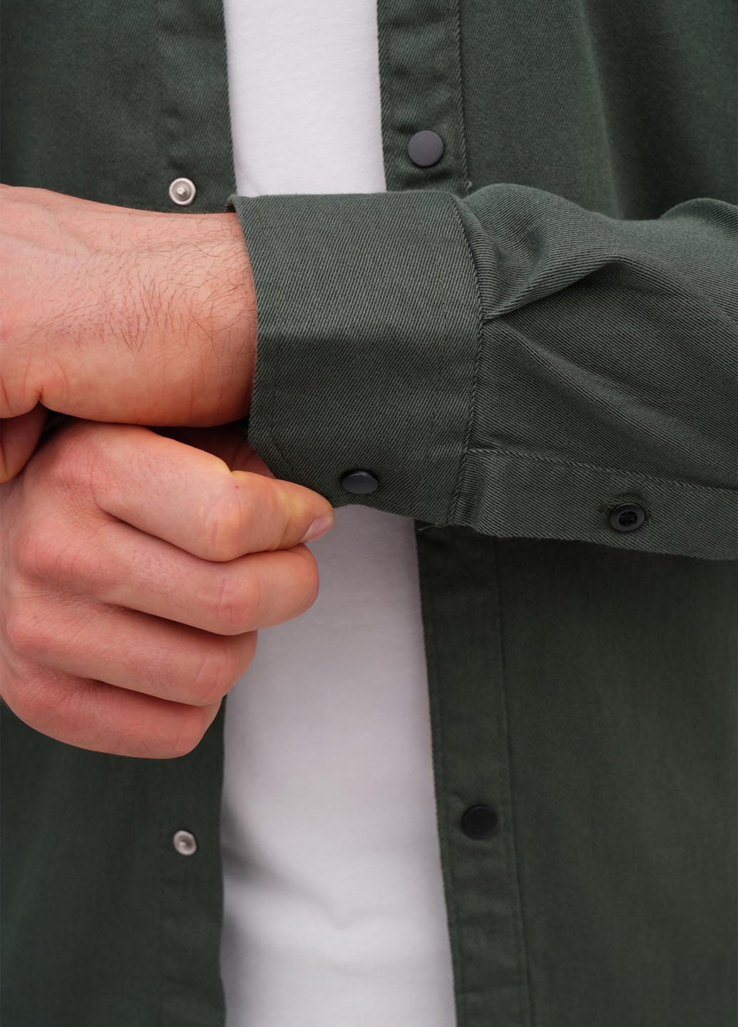 Изумрудная джинсовая рубашка однотонная K.O.R