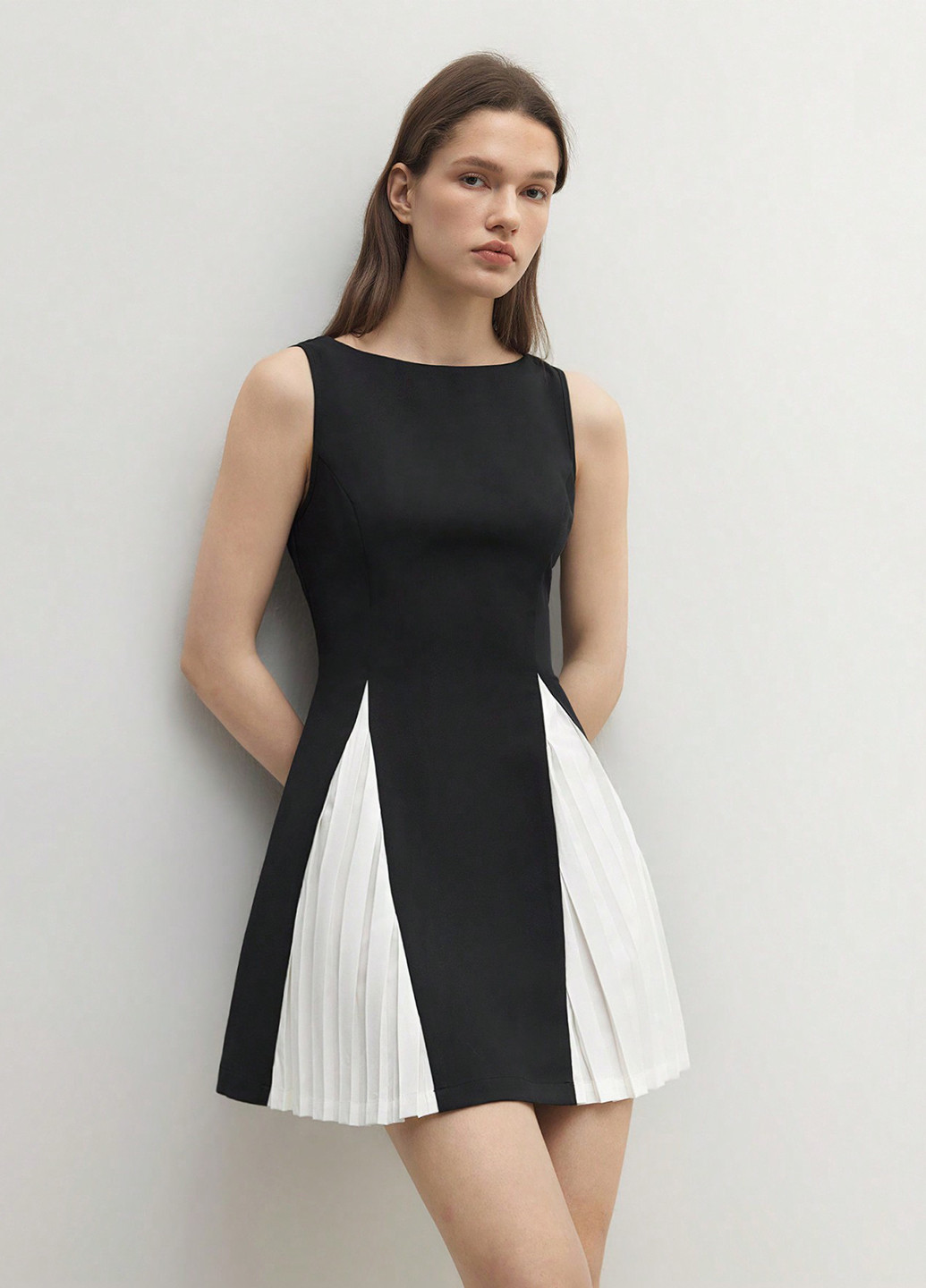 Черное кэжуал платье клеш SHEIN колор блок