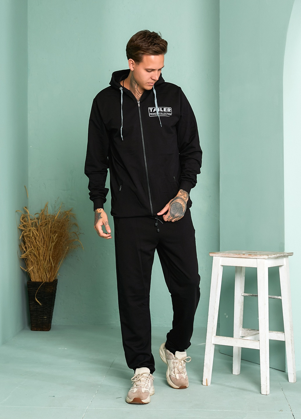 Черный демисезонный трикотажный удлиненный демисезонный спортивный костюм с капюшоном Tailer