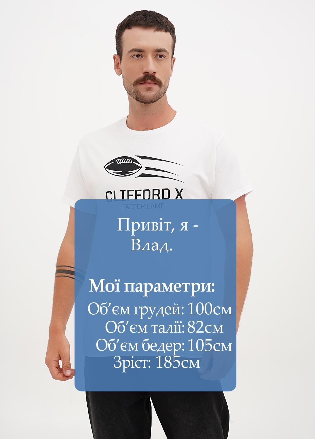 Белая футболка Hanes