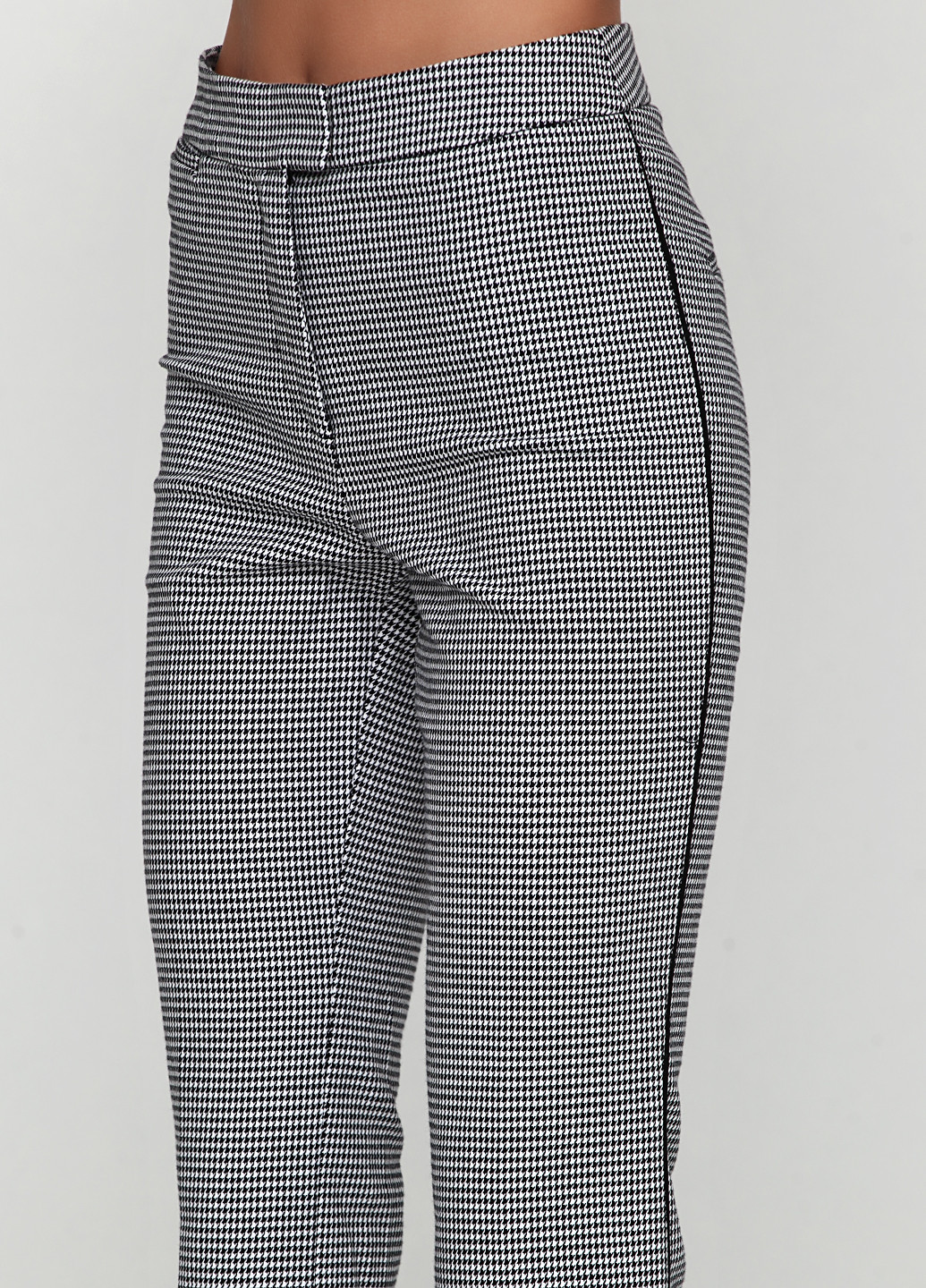 Черно-белые кэжуал демисезонные клеш брюки H&M