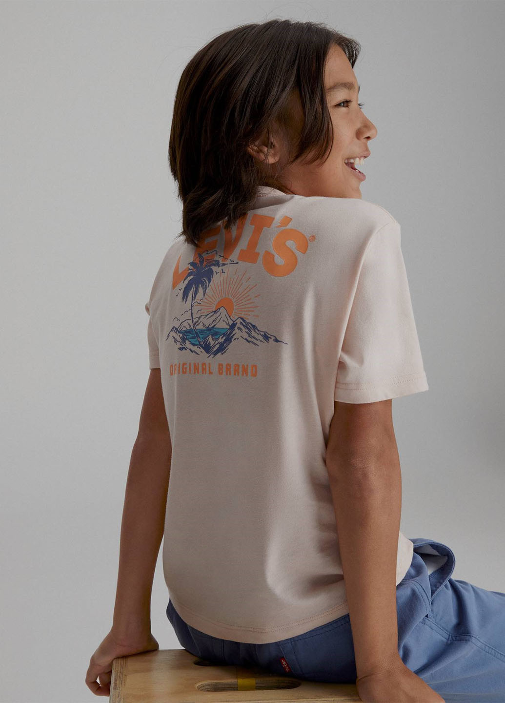 Світло-оранжева літня футболка Levi's