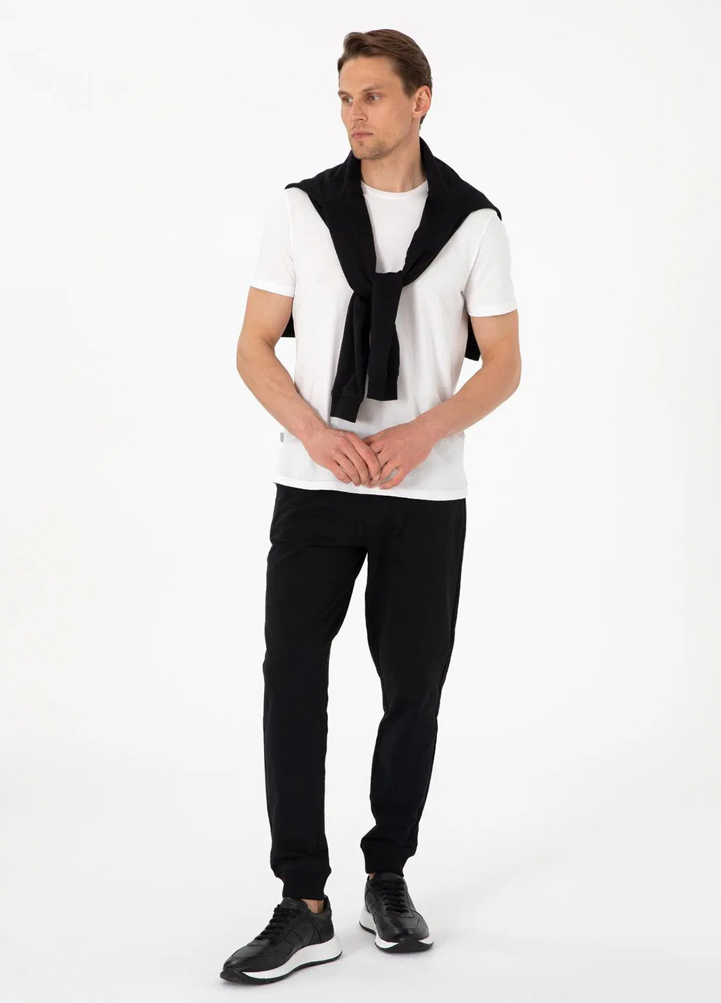 Черные кэжуал демисезонные джоггеры брюки Pierre Cardin