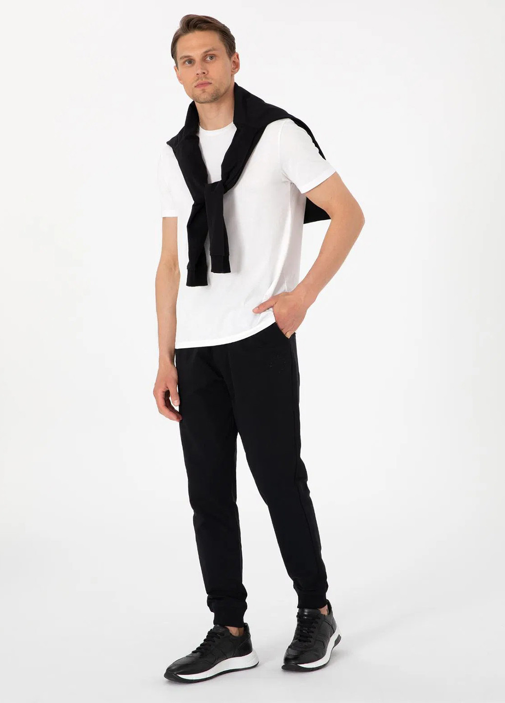 Черные кэжуал демисезонные джоггеры брюки Pierre Cardin