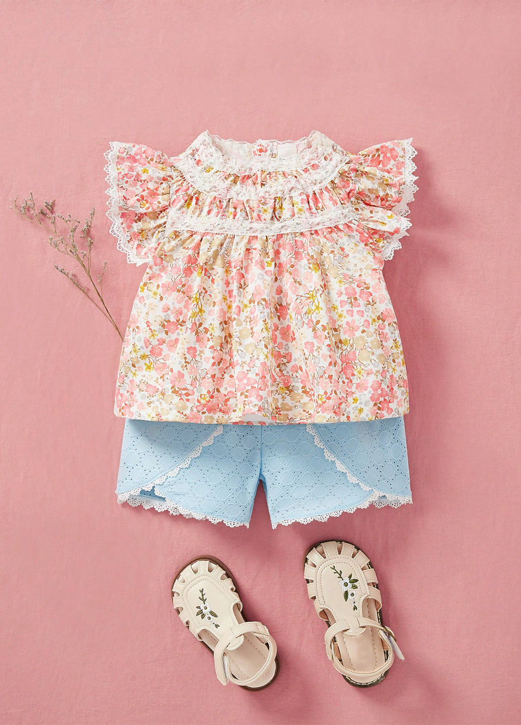 Комбинированный летний комплект (блуза, шорты) SHEIN