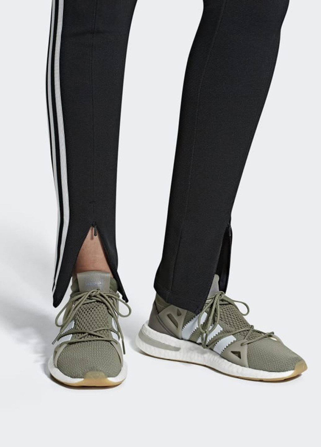 Оливковые (хаки) всесезонные кроссовки adidas Arkyn