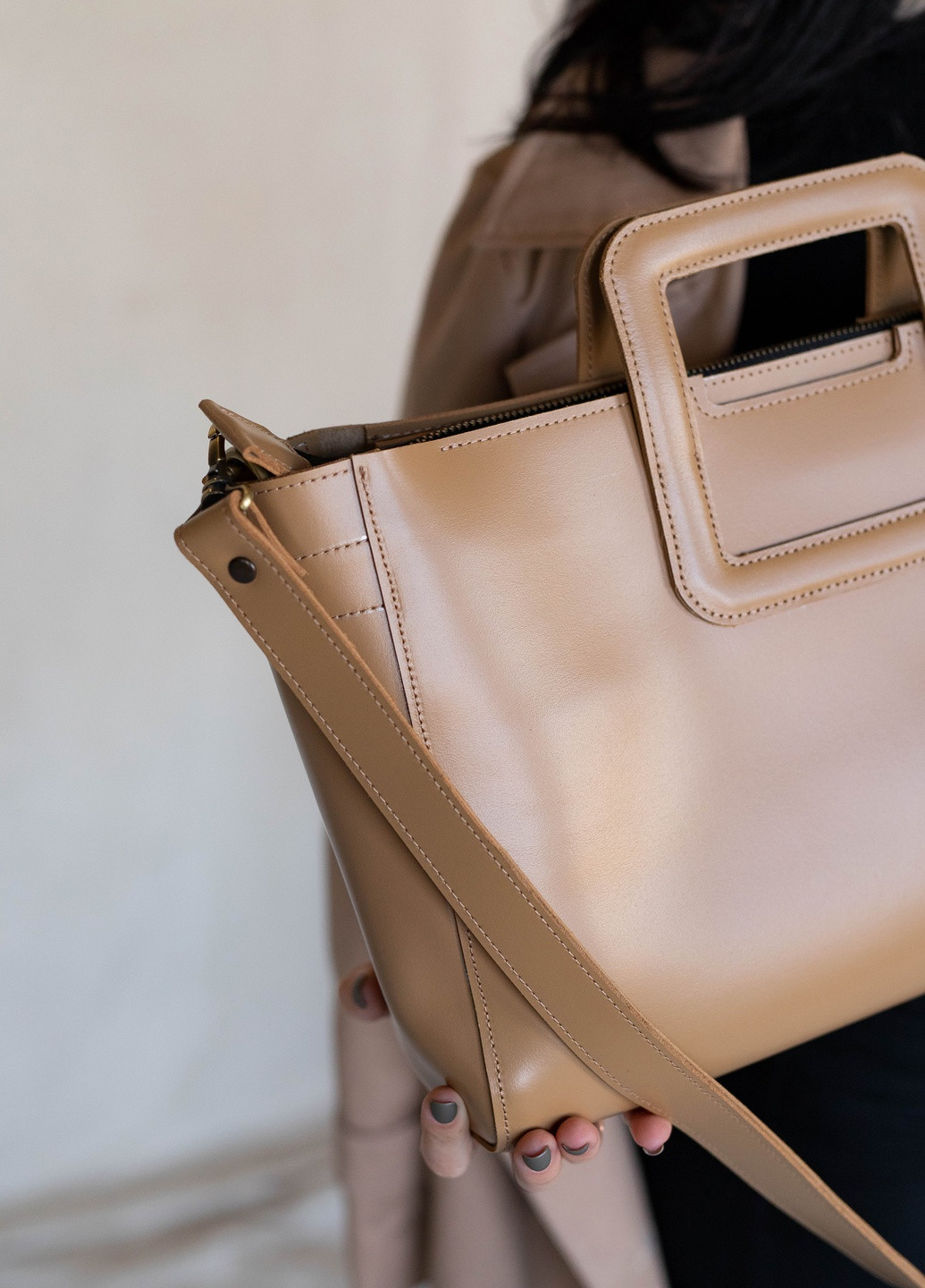 Женская сумка арт. Z002 ручной работы с съемным плечевым ремнем из натуральной кожи цвета капучино Boorbon (255171666)