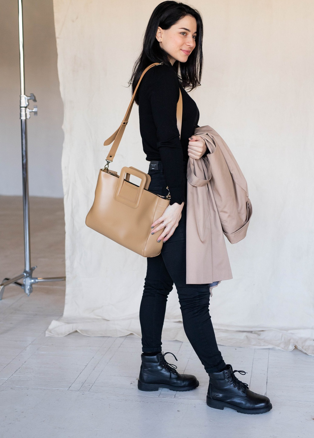 Жіноча сумка арт. Z002 ручної роботи з знімним плечовим ременем з натуральної шкіри кольору капучино Boorbon (255171666)