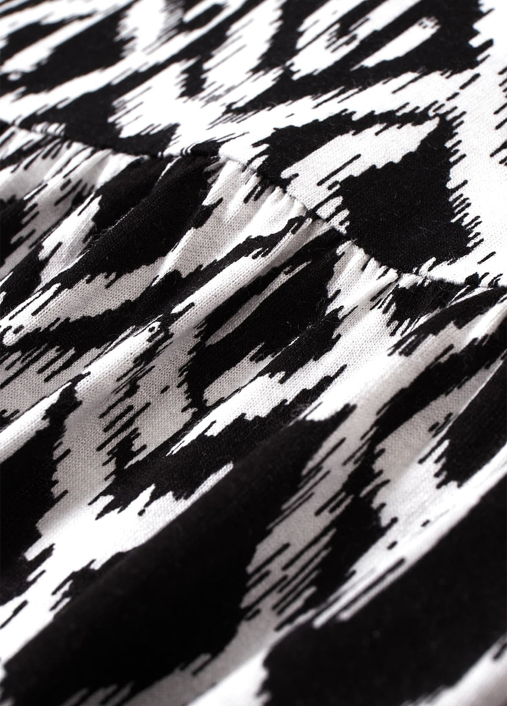 Чорно-білий кежуал сукня C&A з геометричним візерунком