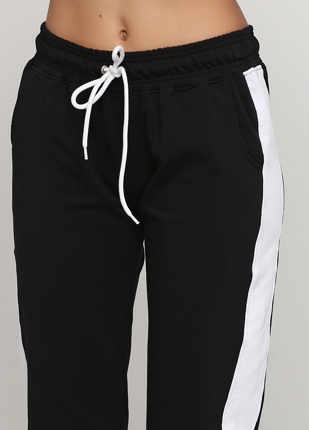 Черно-белые спортивные демисезонные джоггеры брюки Shik