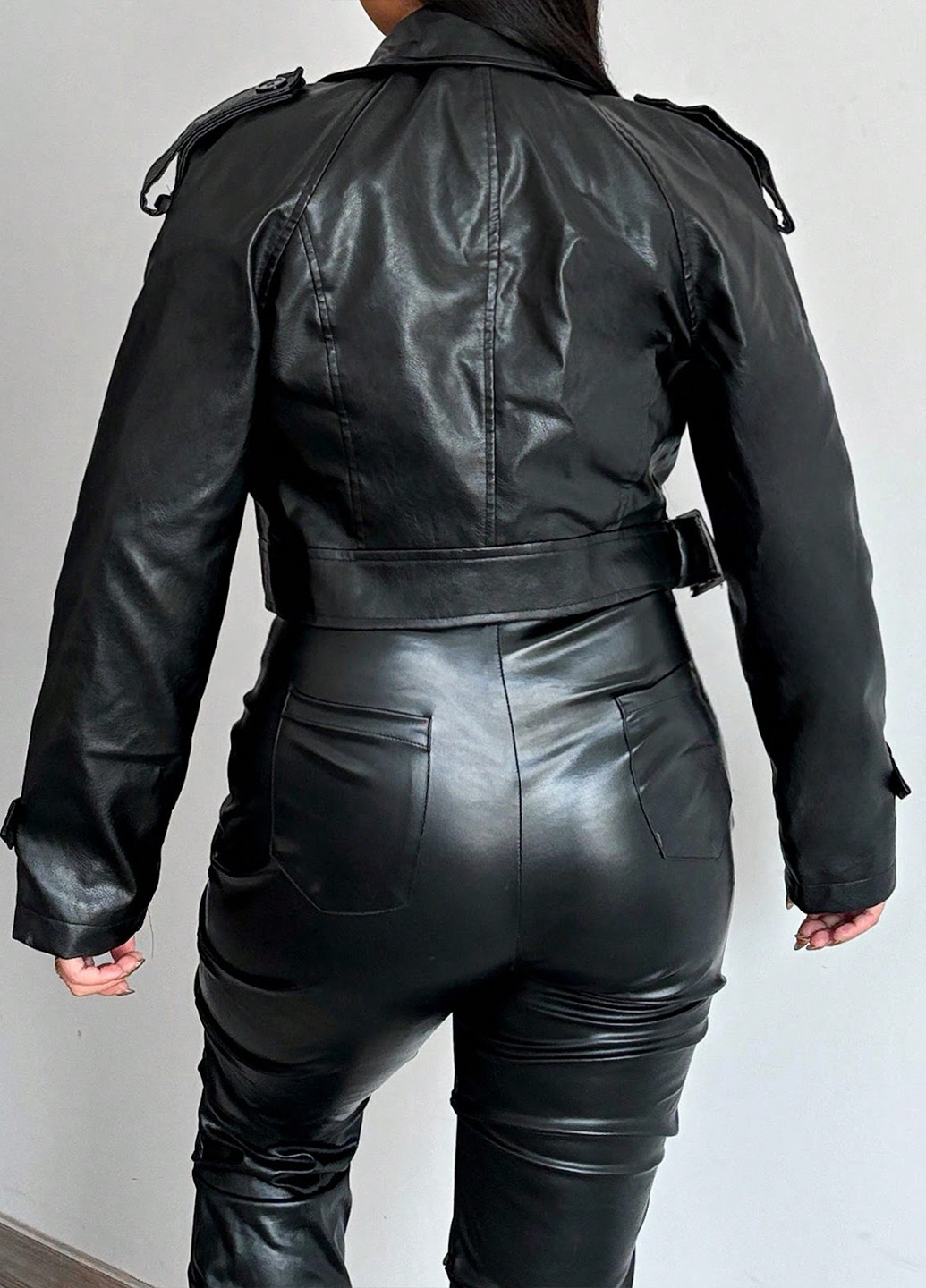 Чорна демісезонна куртка SHEIN