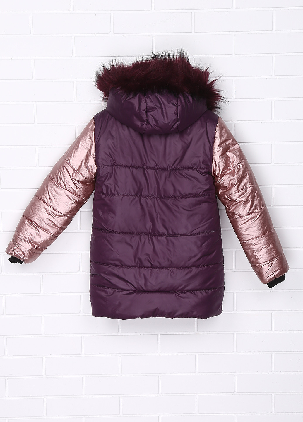 Фиолетовая зимняя куртка Одягайко