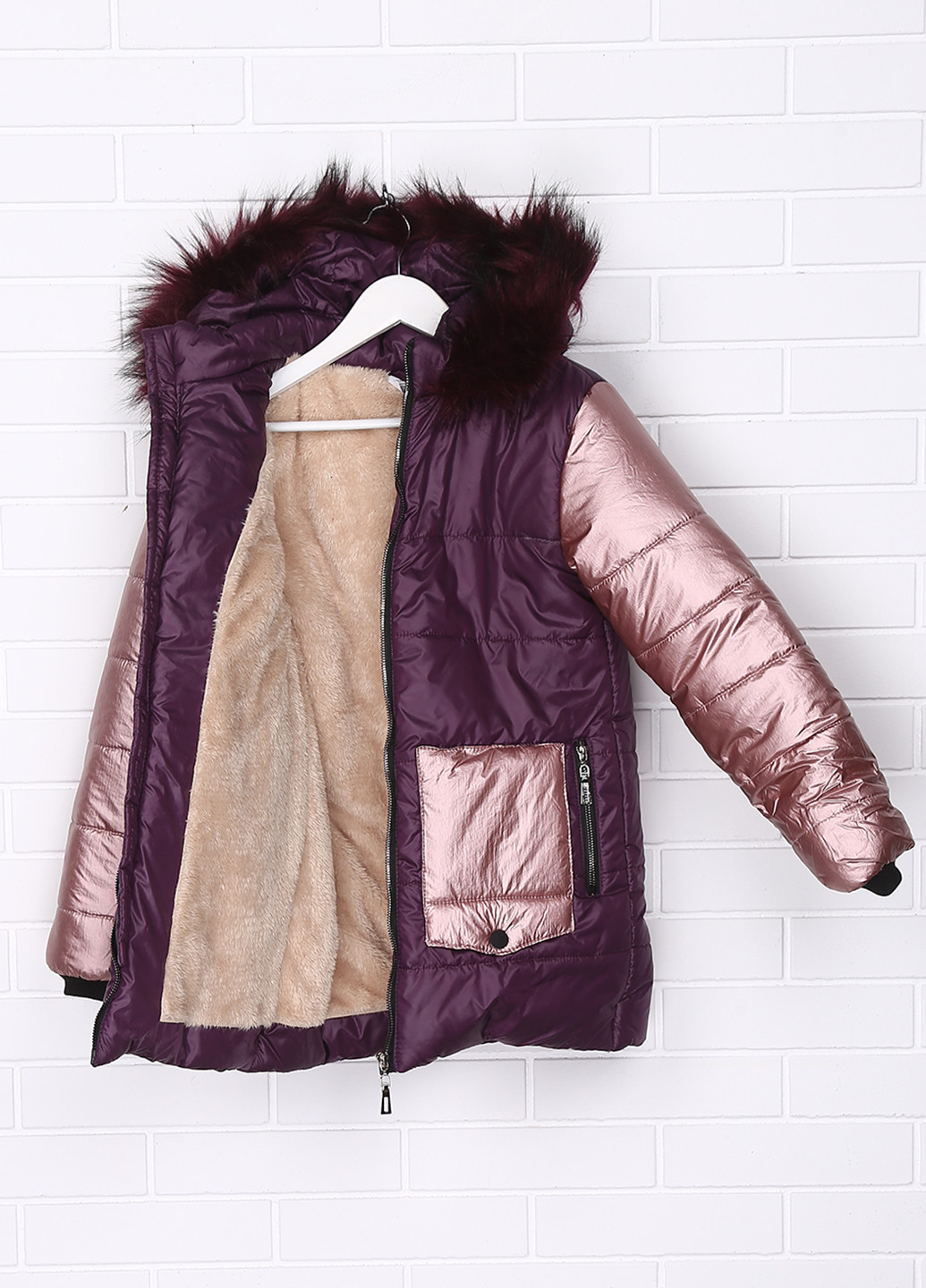 Фиолетовая зимняя куртка Одягайко
