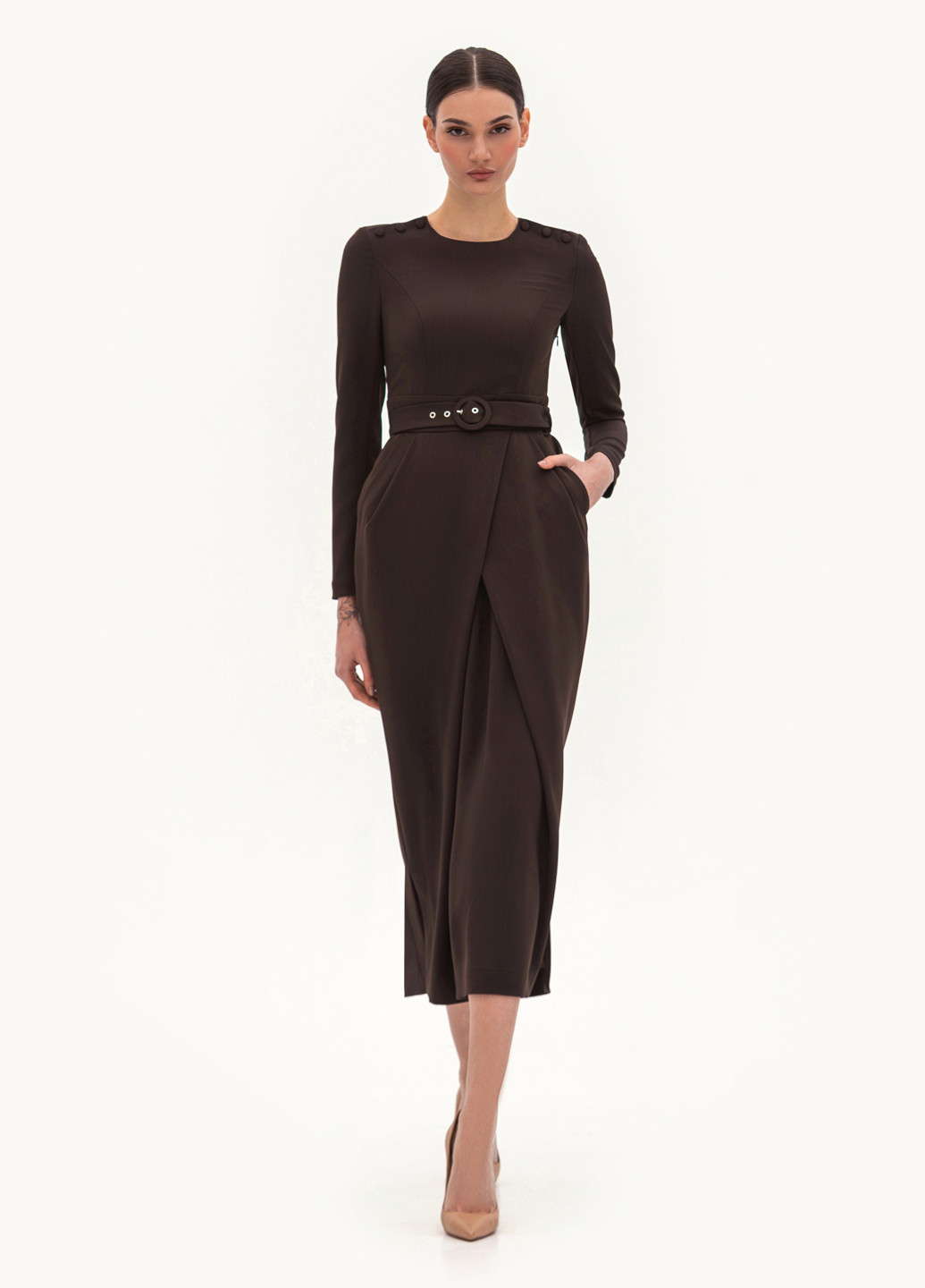 Темно-коричнева ділова сукня футляр BGL однотонна