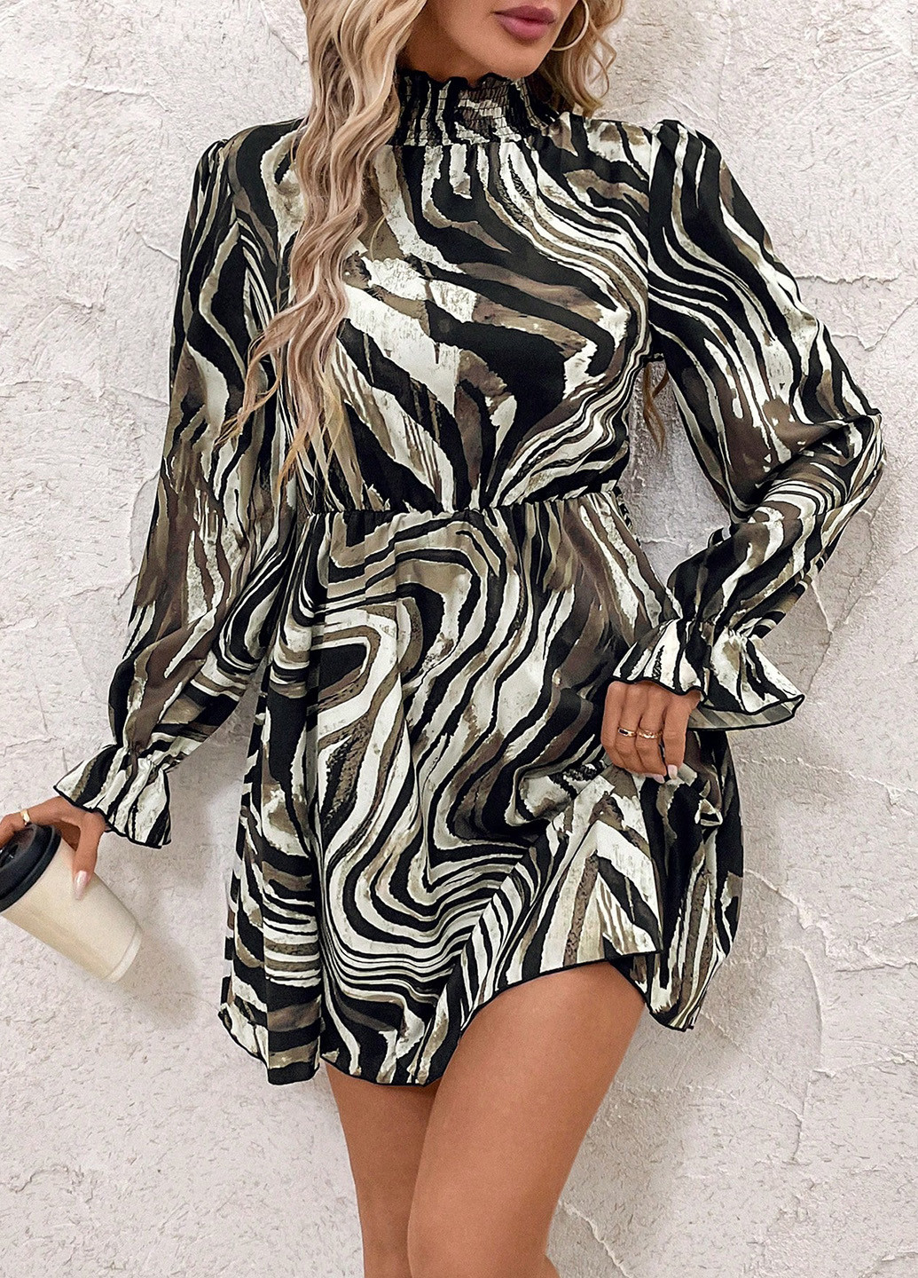 Комбинированное кэжуал платье SHEIN с абстрактным узором