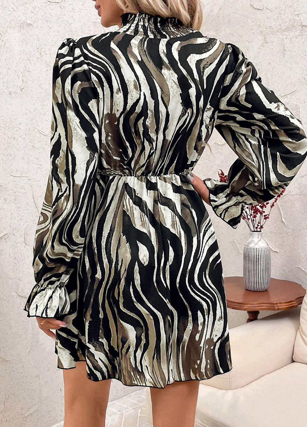 Комбинированное кэжуал платье SHEIN с абстрактным узором