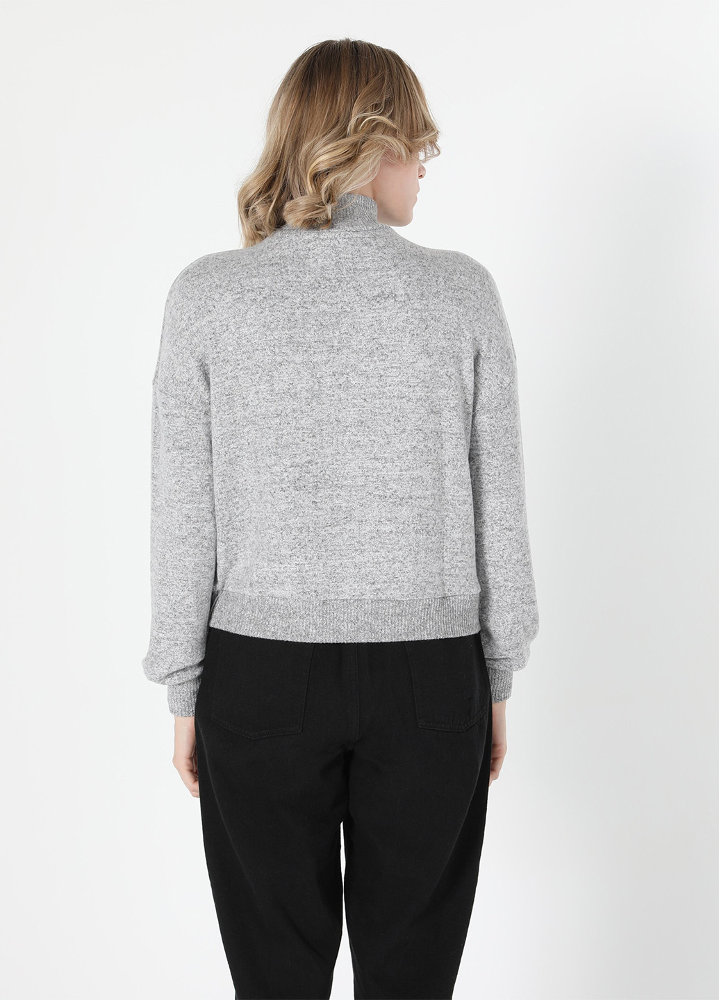 Светло-серый демисезонный свитер Colin's