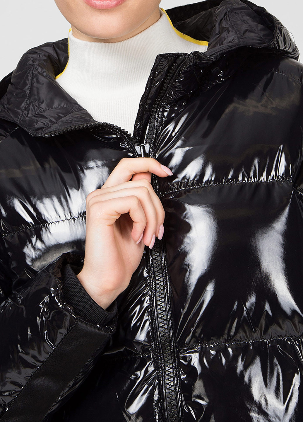 Черная зимняя куртка Preppy