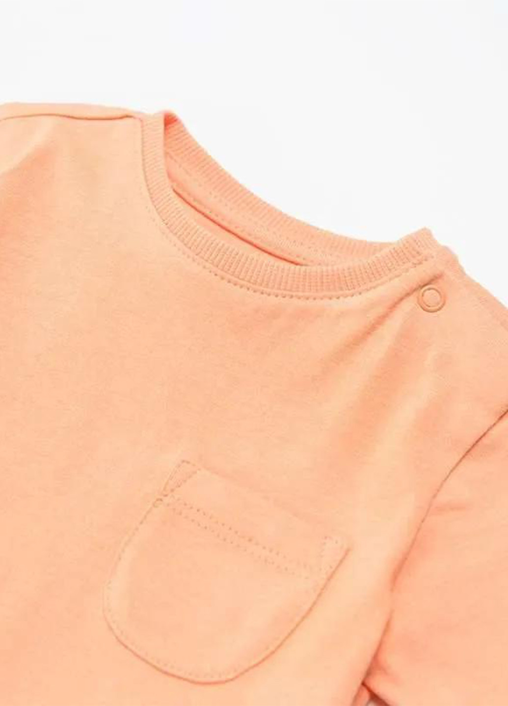 Светло-оранжевая летняя футболка Cool Club