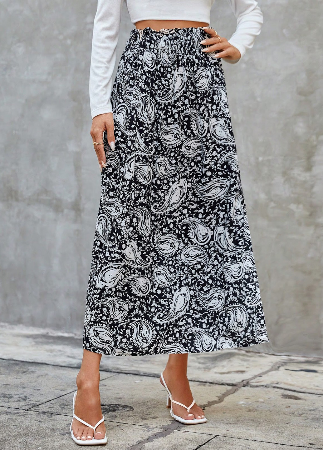 Черная кэжуал "турецкие огурцы" юбка SHEIN а-силуэта (трапеция)