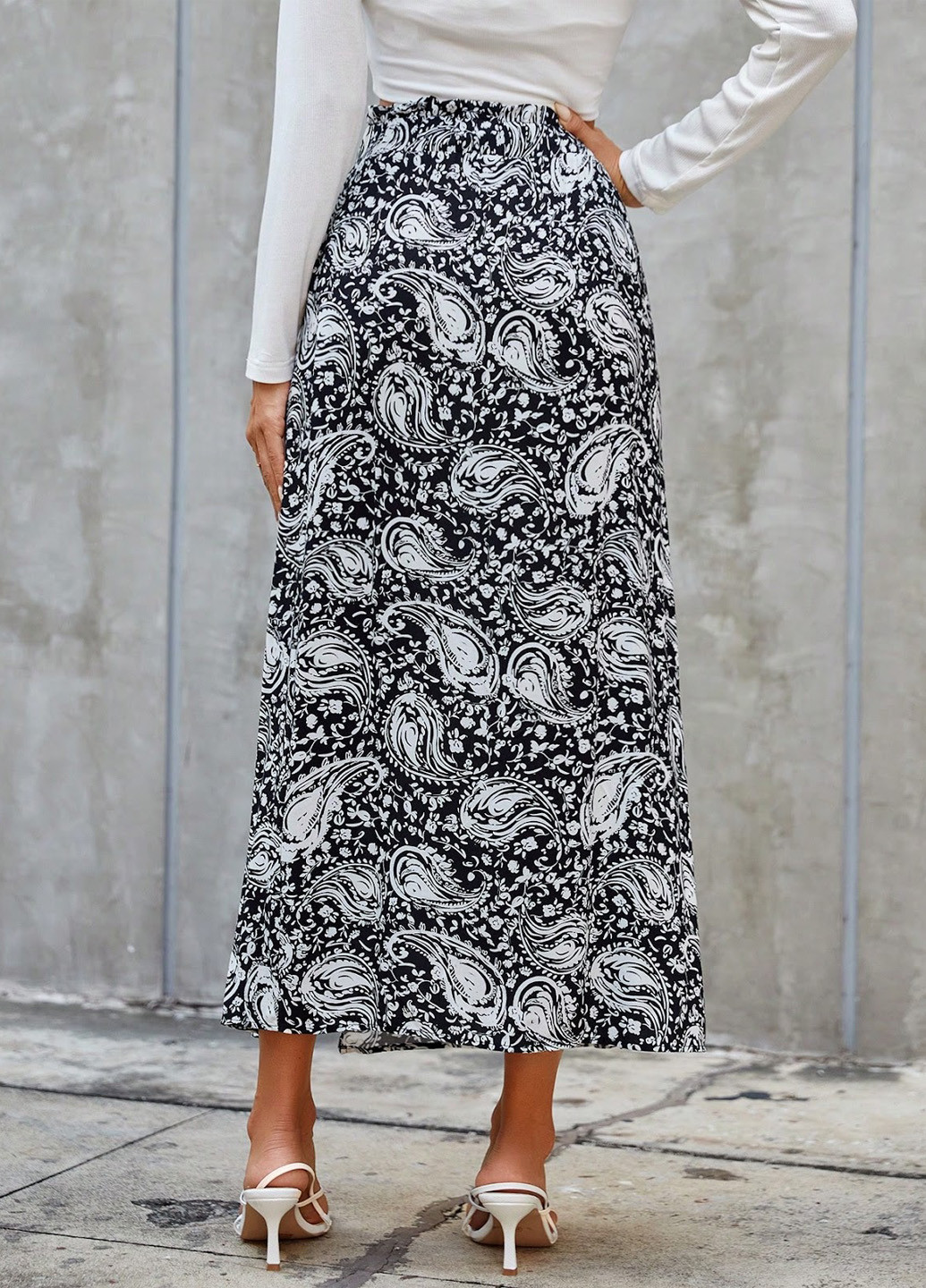 Черная кэжуал "турецкие огурцы" юбка SHEIN а-силуэта (трапеция)