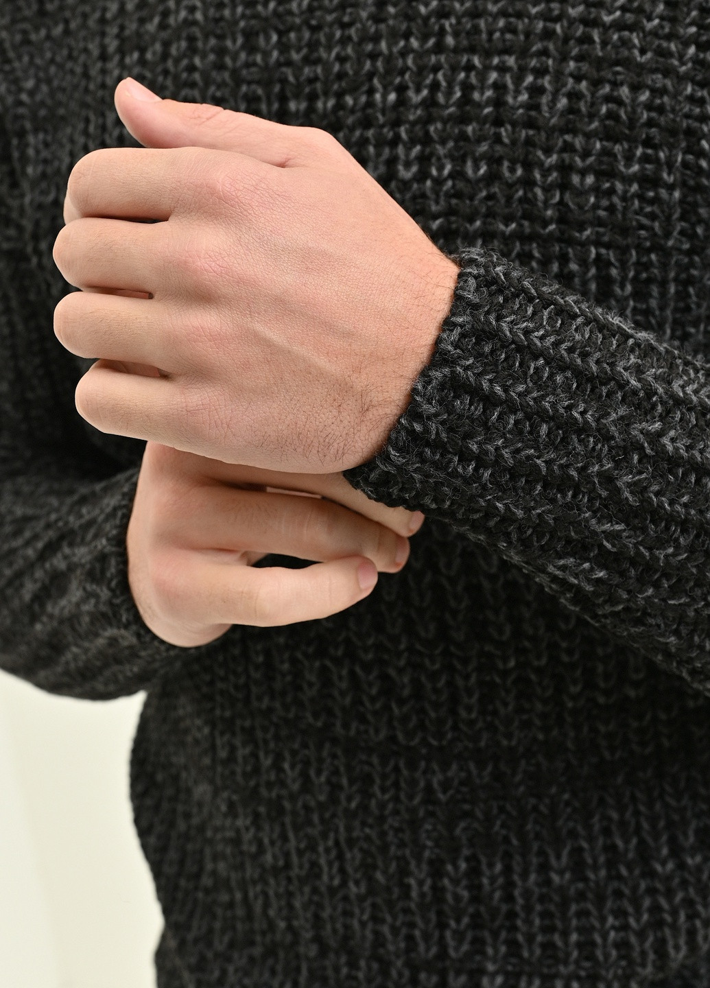 Чорний зимовий джемпер Lagos