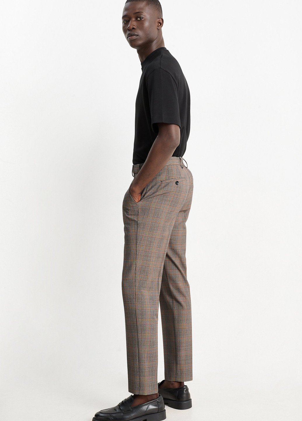 Бежевые классические, кэжуал демисезонные классические брюки C&A