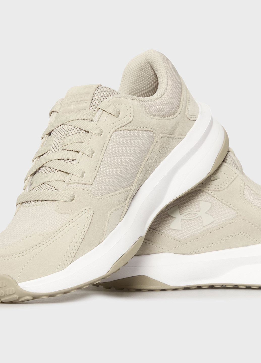 Бежевые демисезонные кроссовки Under Armour