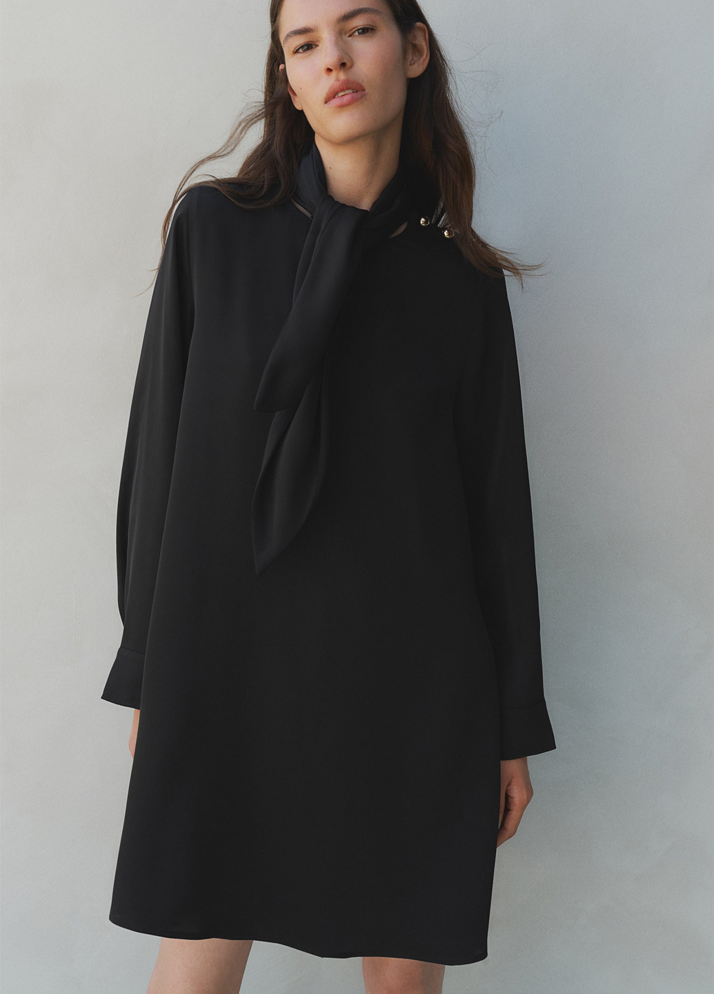 Чорна кежуал сукня а-силует H&M однотонна