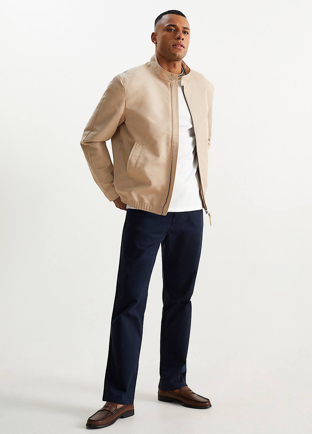 Бежевая демисезонная куртка C&A