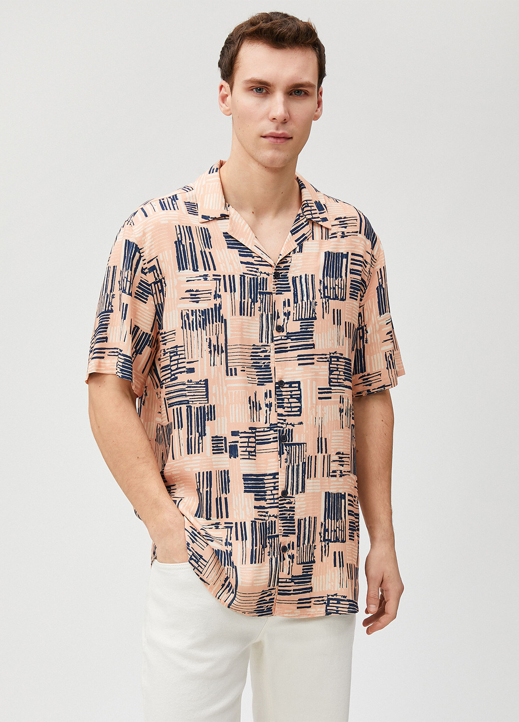 Пудровая кэжуал рубашка с абстрактным узором KOTON