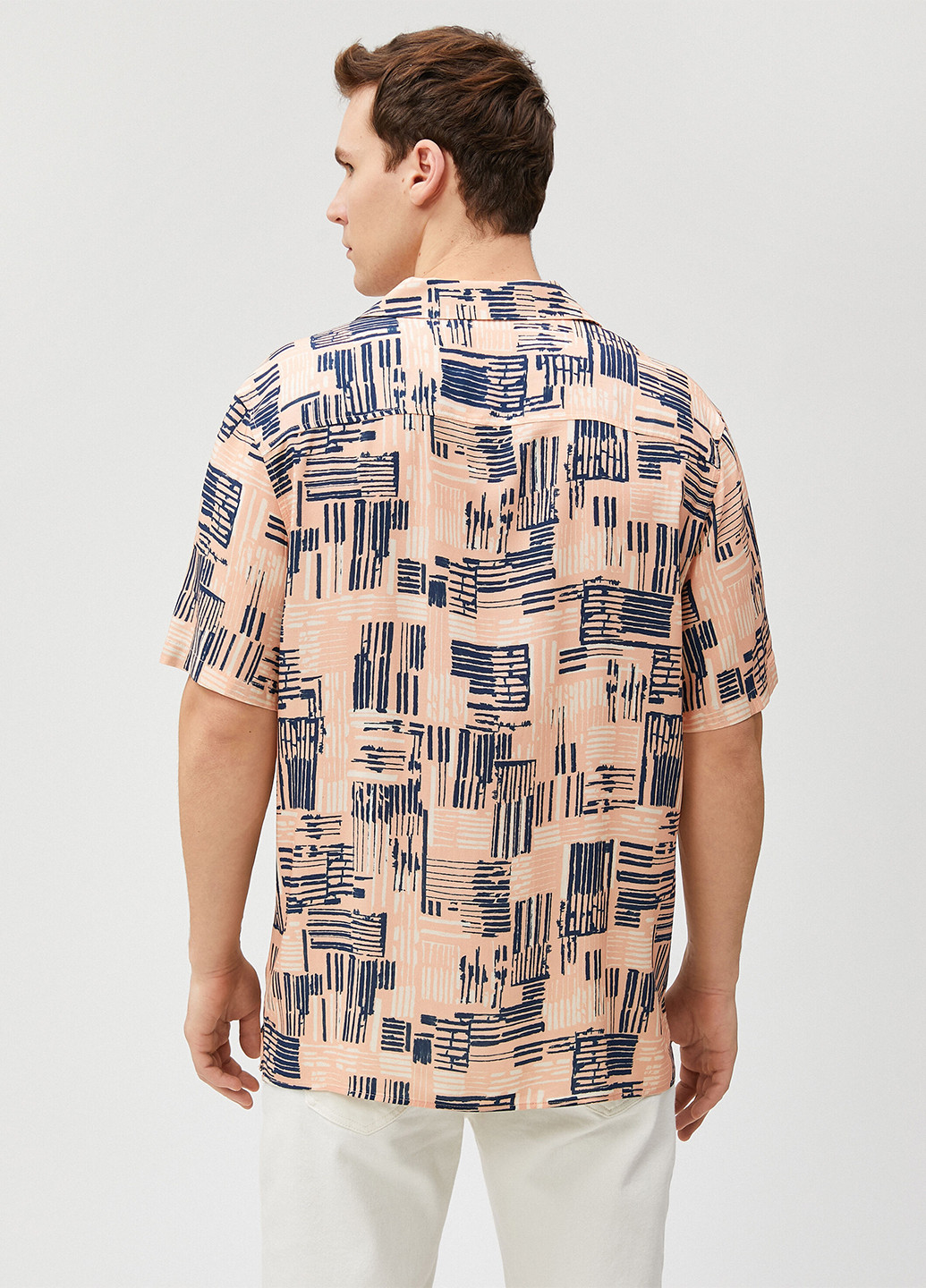 Пудровая кэжуал рубашка с абстрактным узором KOTON