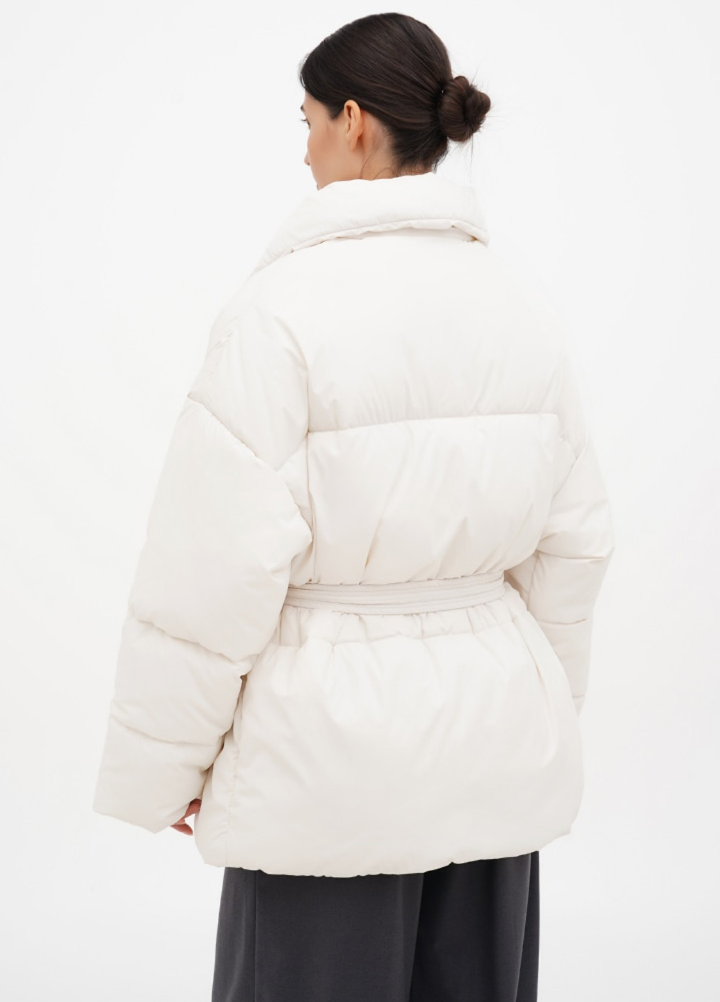 Молочна зимня куртка ESSME